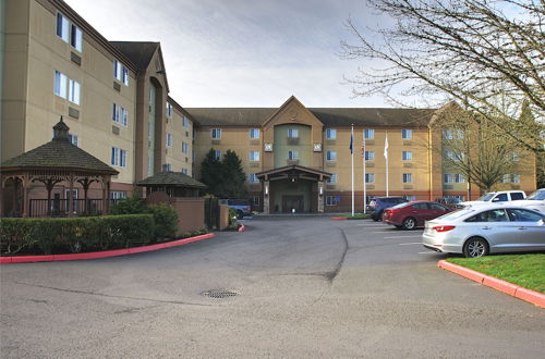 Photo 36 - Larkspur Landing Hillsboro - An All-Suite Hotel