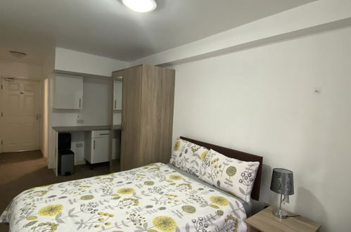 Photo 8 - Inviting 3-bed Apartment in Stockton-on-tees