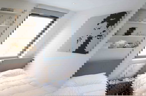 Foto 4 - Modern 2 Bedroom With Balcony Near Oxford Street