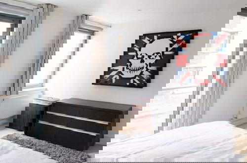 Foto 1 - Modern 2 Bedroom With Balcony Near Oxford Street