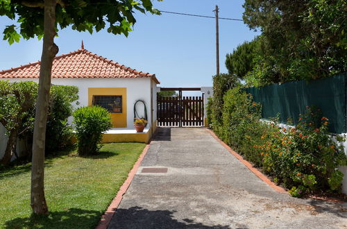 Foto 44 - JOIVY 3-BR Cottage w/Terrace & Garden in Colares