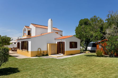 Photo 34 - ALTIDO 3-BR Cottage w/Terrace & Garden in Colares