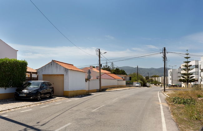 JOIVY 3-BR Cottage w/Terrace & Garden in Colares - Foto 46