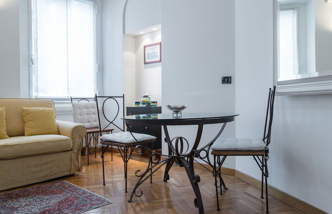 At Home Heart of Milan - Duomo Apartment - Foto 9