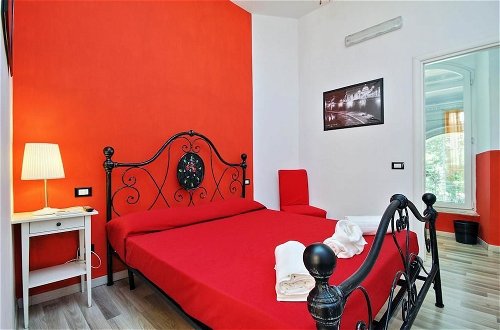 Foto 6 - Lucky Holiday Rooms