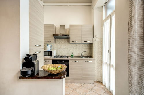 Foto 18 - Colonna Suite Luxury - Termini Station Big Apartment