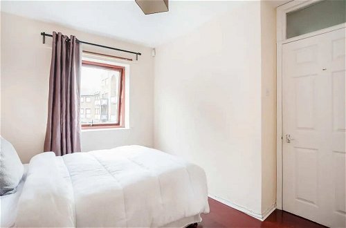 Foto 1 - Modern and Homely 2 Bedroom by Canary Wharf
