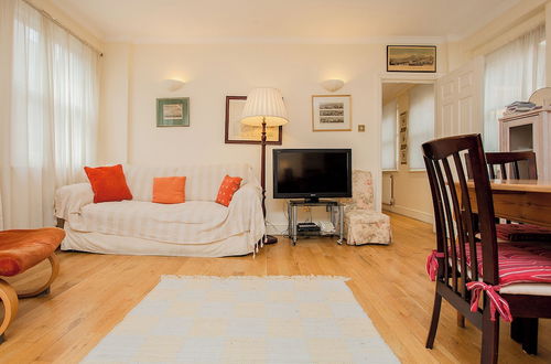 Photo 24 - Charming Central London Flat