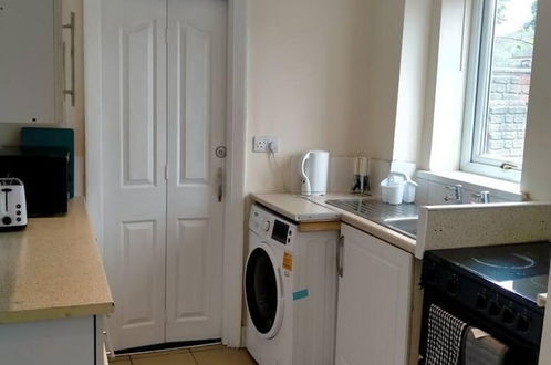 Foto 19 - Spacious 3bed House in Walsall With Parking Onsite