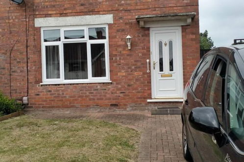 Foto 18 - Spacious 3bed House in Walsall With Parking Onsite