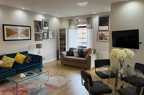 Photo 10 - Fantastic Modern 2 Bedroom Flat in Lambeth