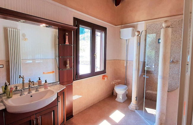 Divine Holiday Home in Giosa Marea with Sauna & Hot Tub - Foto 42
