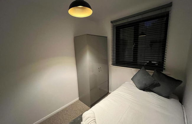 Impeccable 2-bed Apartment in Grays, London - Foto 3