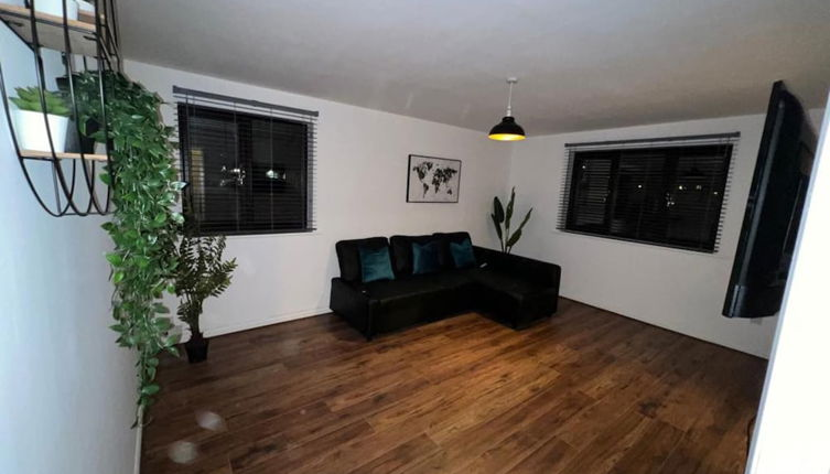 Photo 1 - Impeccable 2-bed Apartment in Grays, London
