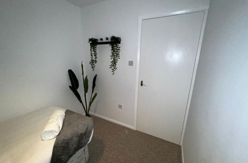 Photo 4 - Impeccable 2-bed Apartment in Grays, London
