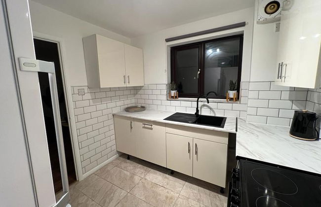 Impeccable 2-bed Apartment in Grays, London - Foto 21