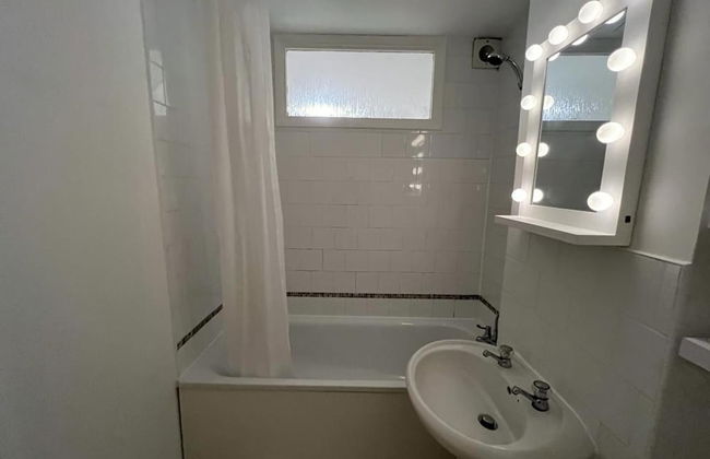 Impeccable 2-bed Apartment in Grays, London - Foto 25