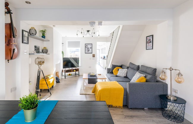 The Hollywood Beautiful 3 Bedroom House - Foto 1