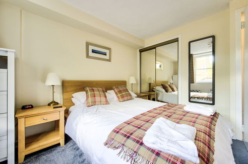 Photo 1 - Charming Grassmarket Apartment with Castle View