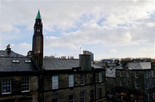 Photo 28 - Sophisticated Edinburgh Apartment in City Centre