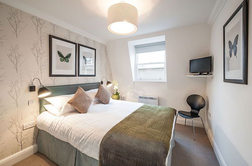 Photo 2 - Marylebone - Chiltern Street Apartments by Viridian Apartments