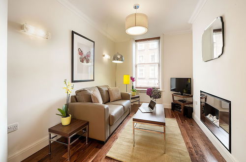 Photo 11 - Marylebone - Chiltern Street Apartments by Viridian Apartments