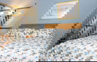 Photo 2 - Atrium #102
