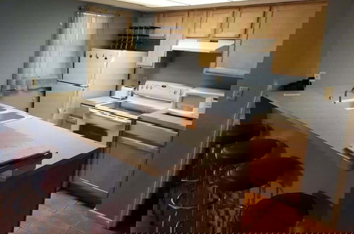 Photo 8 - Atrium #102