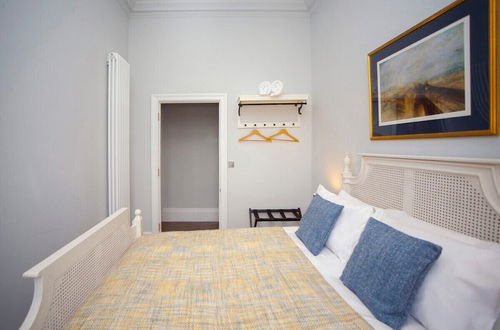 Photo 15 - Stylish City Centre Apartment - Bath