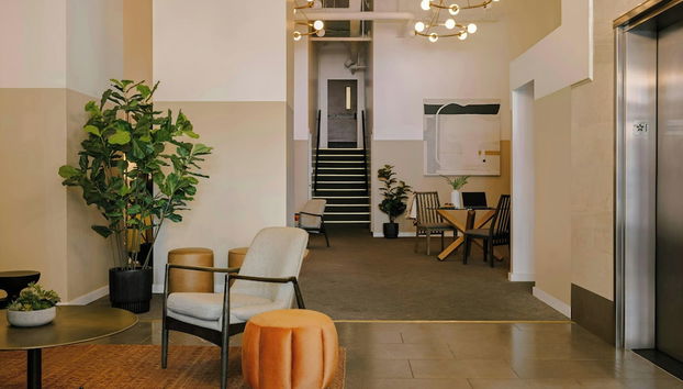 Lobby lounge