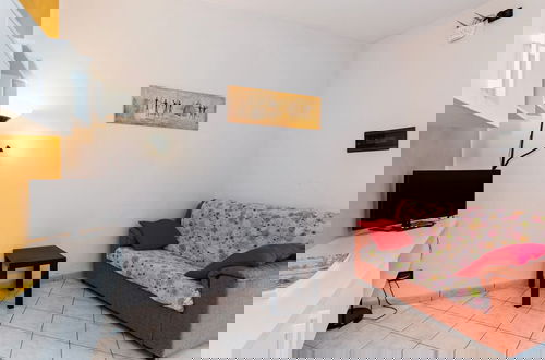 Photo 11 - Spacious Apartment With Garden