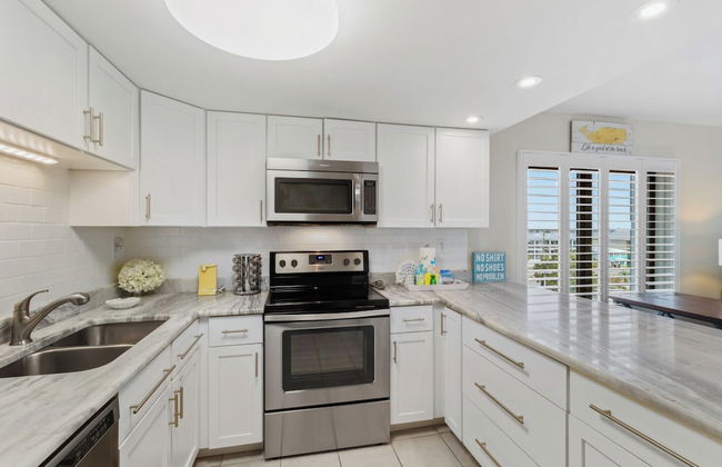 Island Sunrise Condos by Hosteeva - Foto 10