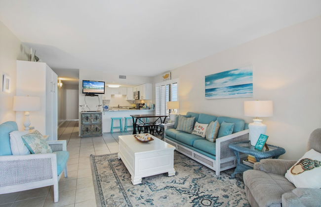 Island Sunrise Condos by Hosteeva - Foto 12