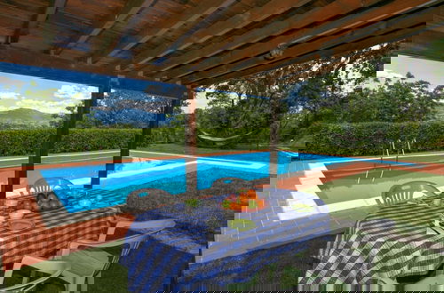 Foto 31 - Mansion in San Valentino With Pool