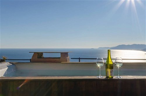 Photo 36 - Altido Astonishing Sea View Apartment in Verezzi