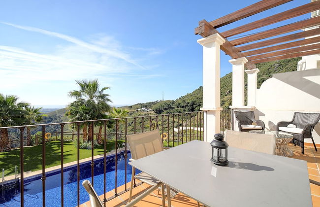 A Beautiful Modern Two Bedroom Villa - Photo 16