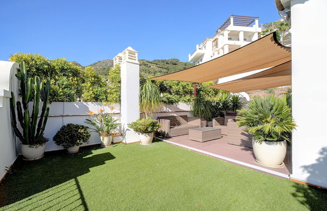 A Beautiful Modern Two Bedroom Villa - Photo 33