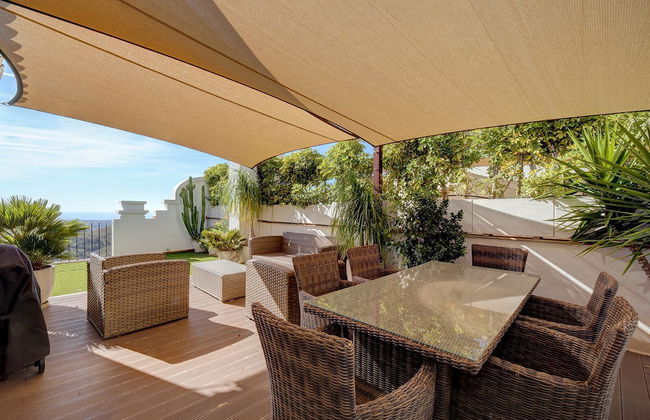 A Beautiful Modern Two Bedroom Villa - Photo 21