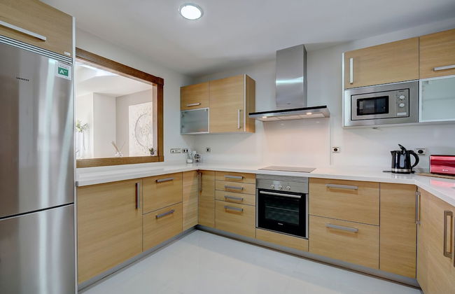 A Beautiful Modern Two Bedroom Villa - Photo 7