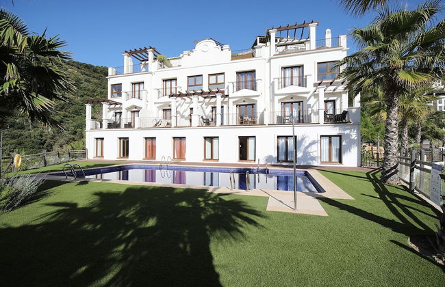 A Beautiful Modern Two Bedroom Villa - Photo 34