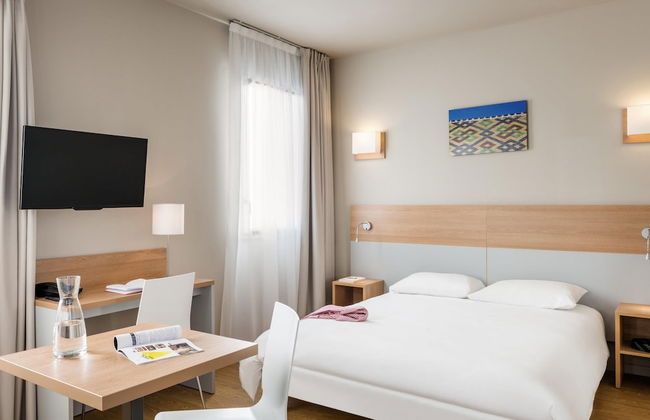 Aparthotel Adagio Access Dijon République - Photo 1