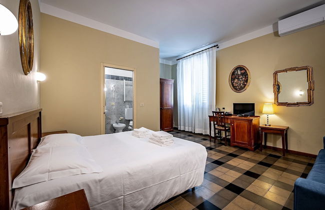 Bellevue House - Photo 32
