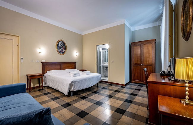 Bellevue House - Photo 28