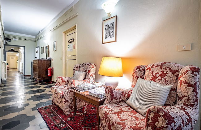 Bellevue House - Photo 2