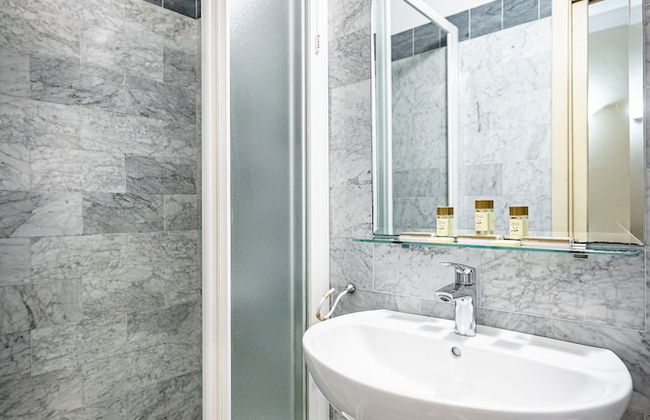 Bellevue House - Photo 52