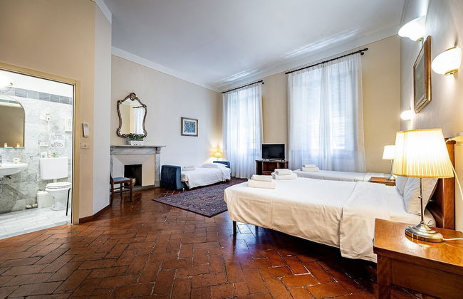 Bellevue House - Photo 18