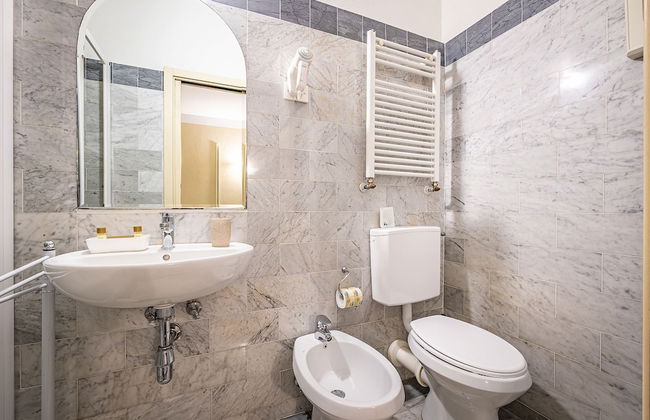 Bellevue House - Photo 55