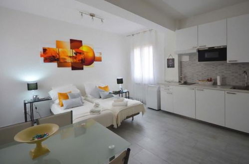 Photo 3 - 4 Tourist House Apartment Centre Bologna