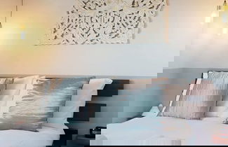 Photo 1 - Modern, Cosy Apartment On Vibrant Deptford High Street
