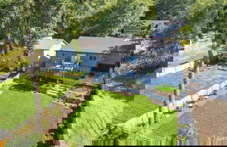 Photo 1 - Twin Oaks Retreat by Avantstay Mins to Freeland
